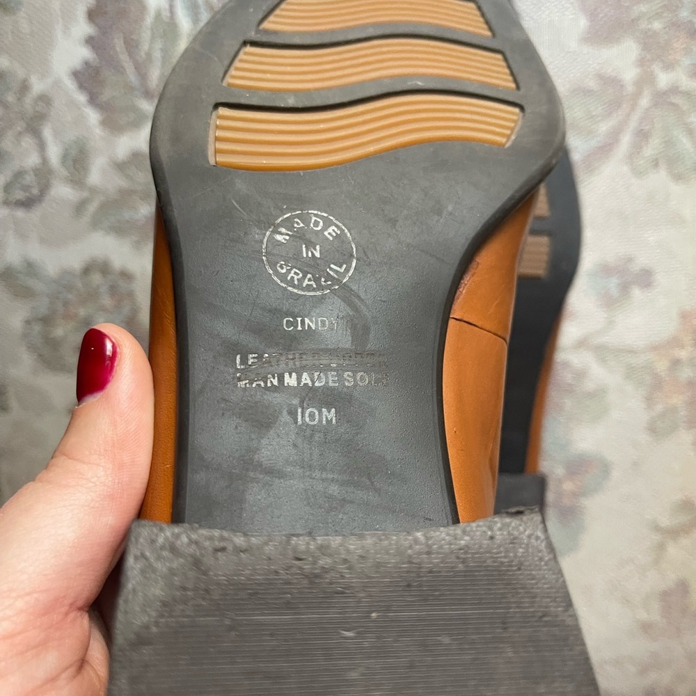 Vintage Style Leather Women’s Dress Shoes - Picture 4 of 5